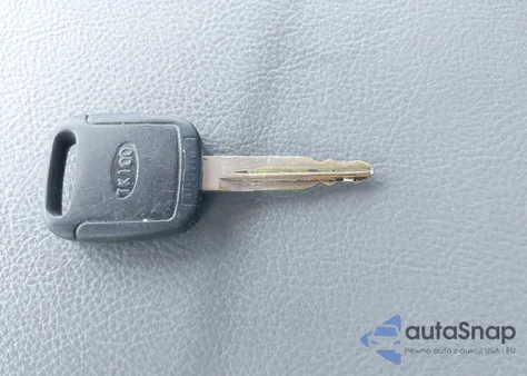 2006 Ford F-150 Stx/Xl/Xlt from USA, damaged, VIN 1FTRF12276NB28029